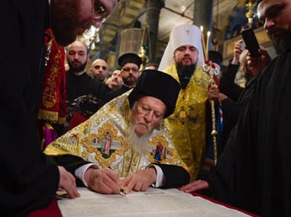"СЦУ во всех приходах!": название новой украинской церкви высмеяли в Сети