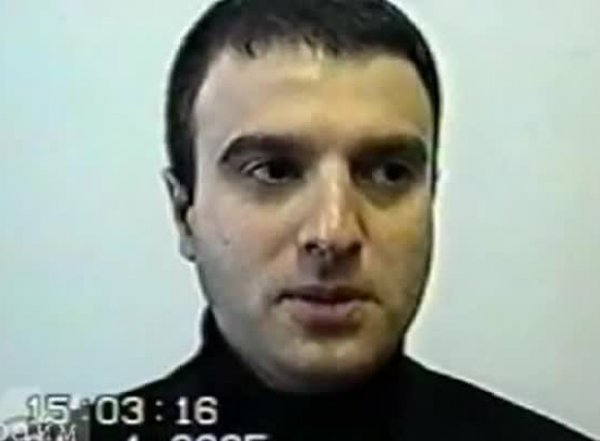 СМИ: сбежавший по дороге в суд вор в законе арестован в Москве