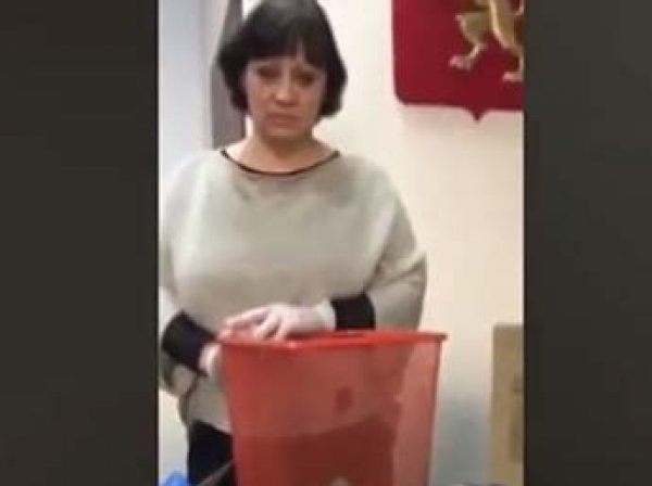 "Нюхайте родной мусор": в Красноярске активисты отправили депутатам и сенаторам посылки с мусором