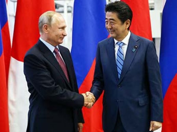 Японский премьер Абэ приехал к Путину за Курилами