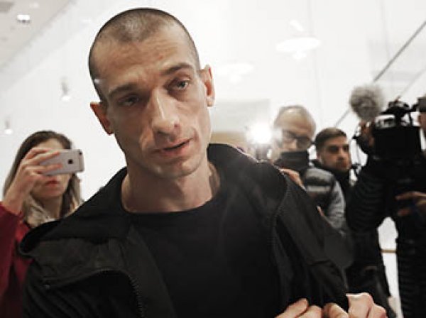 Во Франции вынесли приговор художнику Павленскому за поджог главного банка страны