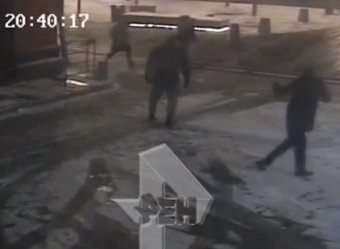 Избиение Богомолова Виторганом попало на видео: Собчак пряталась от мужа в машине с телохранителями