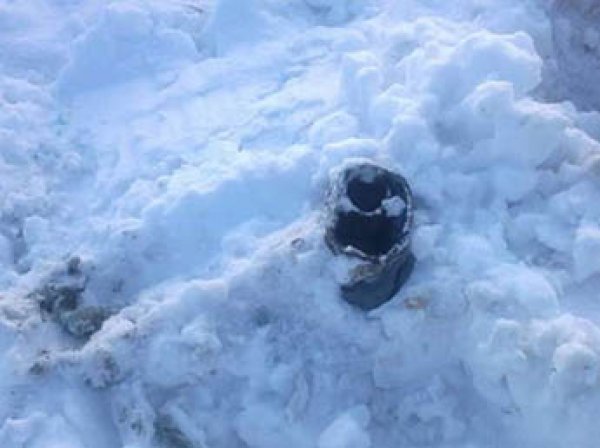 Девушка три часа гуляла с задушенным младенцем в центре города, а потом закопала его в снегу