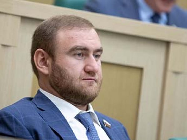 Задержанный сенатор Арашуков заявил, что не владеет русским языком