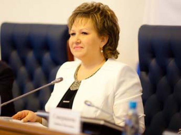 "После 30 лет женщине деньги не нужны": спикеру новгородской облдумы пришлось оправдываться о соцвыплатах матерям