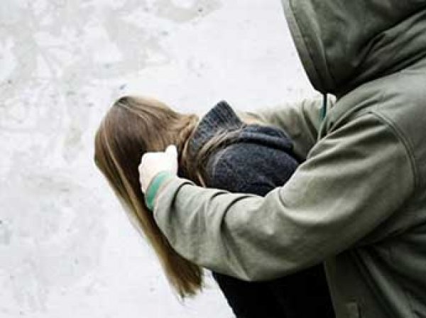 В Пугачеве парень и три девушки-подростка сутки насиловали и издевались над 17-летней девушкой
