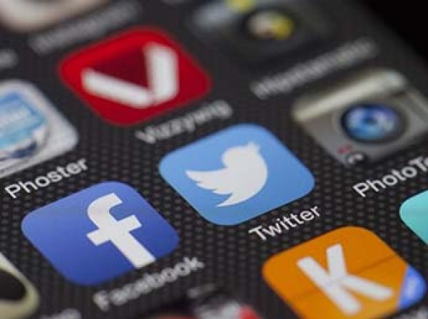 "Нет конкретики": Роскомнадзор завел дела против Facebook и Twitter