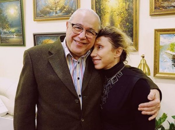 "Ой, спалились": фото страстного поцелуя Петросяна с известной юмористкой появилось в Сети
