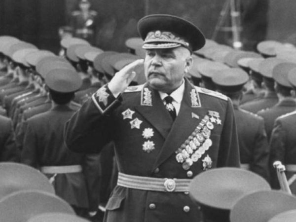 В дневниках маршала Малиновского надено объяснение провала СССР в начале ВОВ