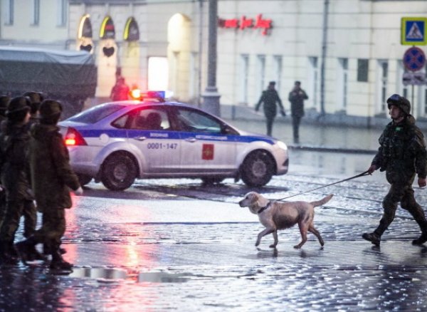 Москву атаковали телефонные террористы: взрывчатку ищут почти в 50 зданиях