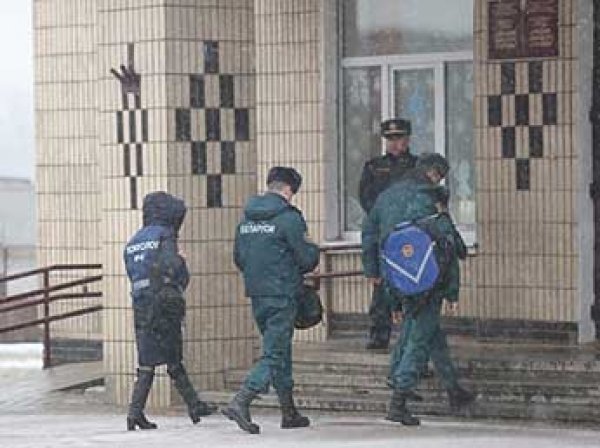 В Белоруссии школьник с ножом убил учительницу и одноклассника, пятеро детей ранены