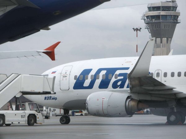 В Utair мать с двумя больными детьми обязали купить 12 билетов на самолет