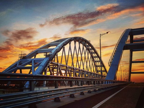 На опустевшем Крымском мосту произошло страшное ДТП (ФОТО)