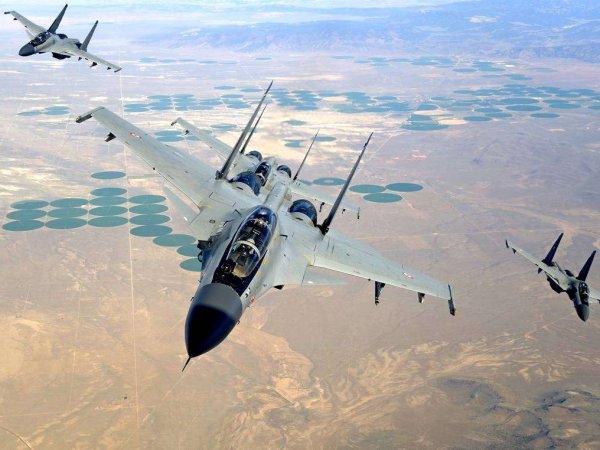 Эксперт оценил воздушный бой СУ-30 и F-16 в небе над Кашмиром: видео с места боя появилось в Сети