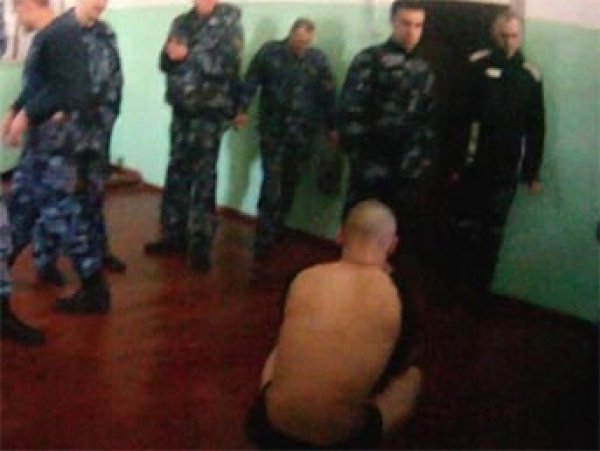 СМИ показали новое видео пыток осужденных в ярославской колонии