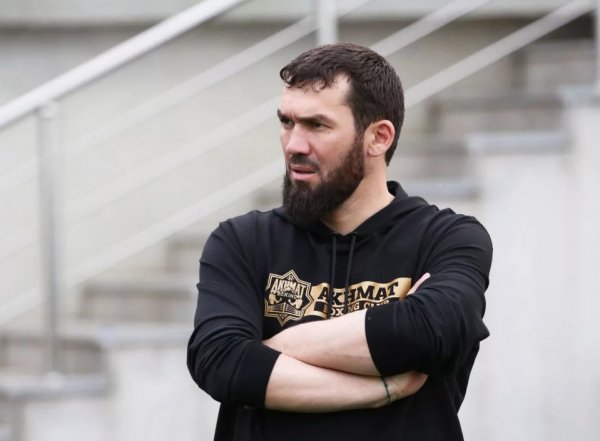 "С братьями будем тебя искать": спикер парламента Чечни объявил кровную месть блогеру