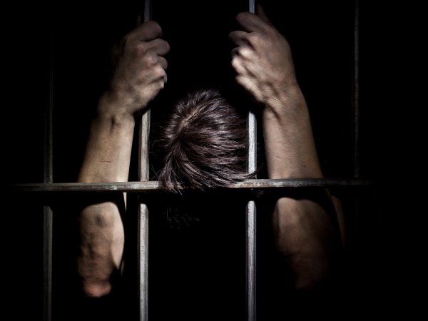 СМИ: руководство колонии издевается над заключенными с помощью вора в законе