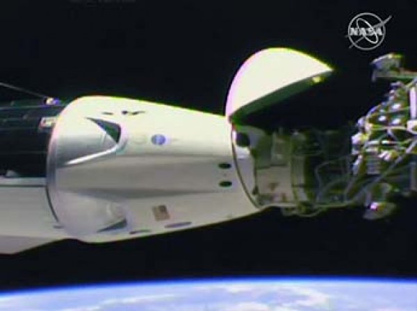 Стыковка SpaceX вызвала тревогу на МКС