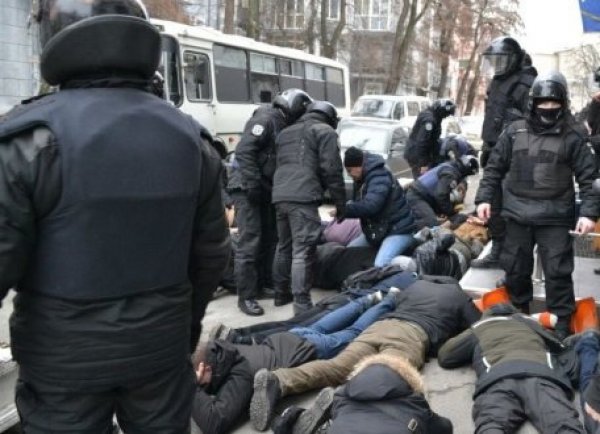 В Киеве возле Верховной рады полицейские накрыли "сходку", схватив вора в законе Свана