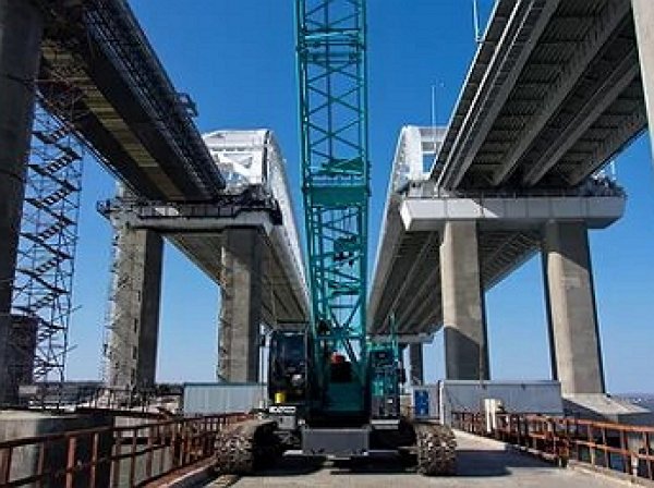 Власти признали угрожающее смещение опор Крымского моста