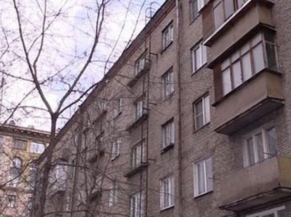 В Москве в замусоренной квартире погиб семилетний мальчик-маугли