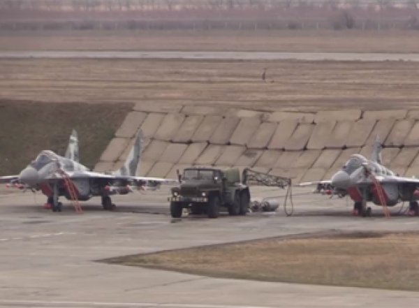 ВВС Украины провели боевые учения над Азовским морем (ВИДЕО)