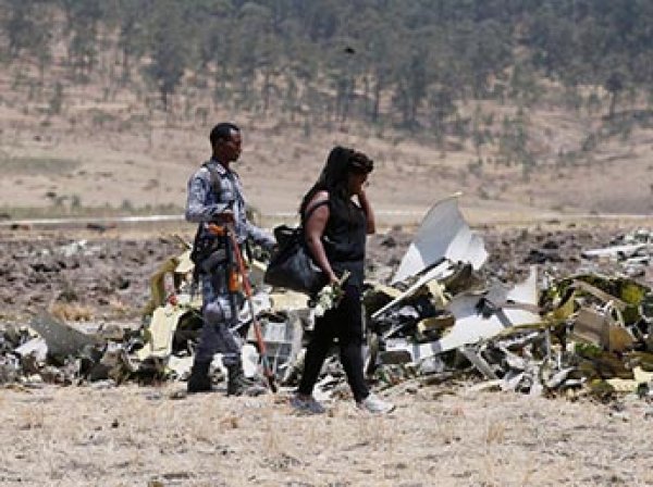 Стали известны детали разговора с пилотом упавшего в Эфиопии "Боинга" перед крушением