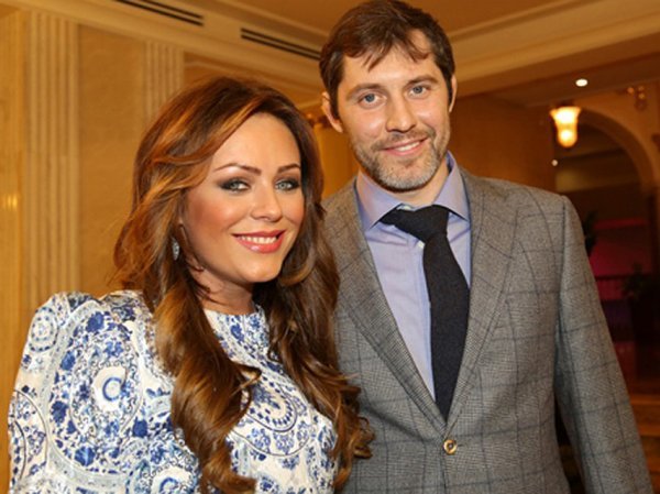 СМИ: хоккеист Фролов намерен судиться за квартиру с 12-летней дочерью Началовой