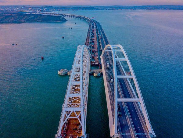 Крымский мост хотят разобрать ради спасения Азовского моря