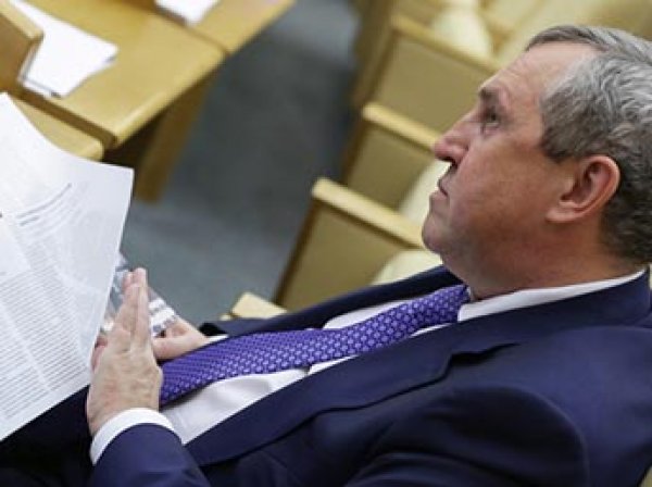 Суд отказал в аресте подозреваемого во взятке в 3 млрд рублей депутата: тот намерен продолжать работу в Госдуме