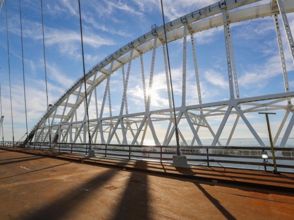 Снятое у Крымского моста видео вызвало панику в Керчи