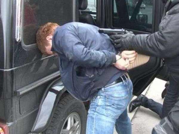 Жесткое задержание вора в законе Казбека Рыжего за похищение бизнесмена попало на видео