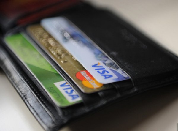 Центробанк предупредил об угрозе сбоев платежей по картам Visa и Mastercard из-за санкций
