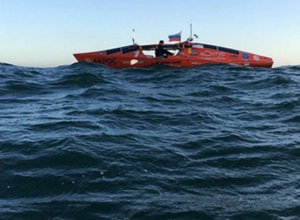 Лодка Фёдора Конюхова перевернулась во время жуткого шторма в Южном океане