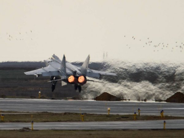 СМИ: разбившийся в Бурятии МиГ-31 мог сбить другой истребитель