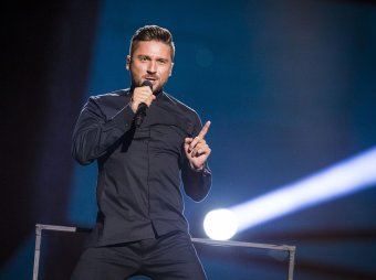 СМИ: Лазарев взял на Евровидение своего бойфренда вместо сына (ФОТО)