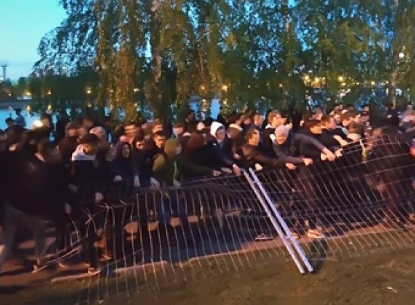"Примем жесткие меры": в Екатеринбурге идут аресты протестовавших против строительства храма
