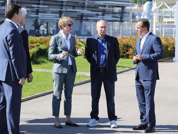 "Поясни за шмот": фото Путина в кроссовках американского бренда произвело фурор в соцсетях