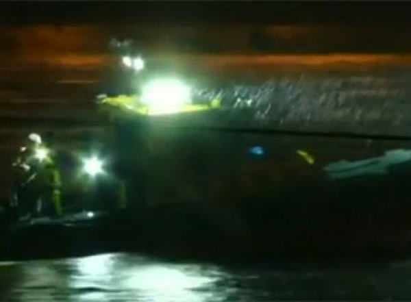 В Будапеште затонуло прогулочное судно с туристами: 7 погибших, десятки пропавших (ВИДЕО)