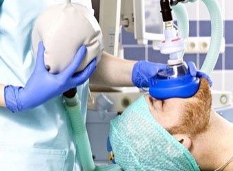 Медики назвали самые смешные фразы людей под наркозом