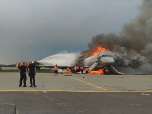 Опубликовано аудио переговоров пилотов сгоревшего SSJ-100: в расшифровке найдена ошибка