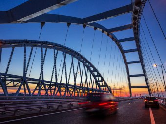 Удавка, молнии и Бог дьявола: Крымскому мосту предрекли разрушение через 22 года