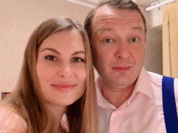 Марат Башаров вышел в свет с бывшей женой, которой сломал нос
