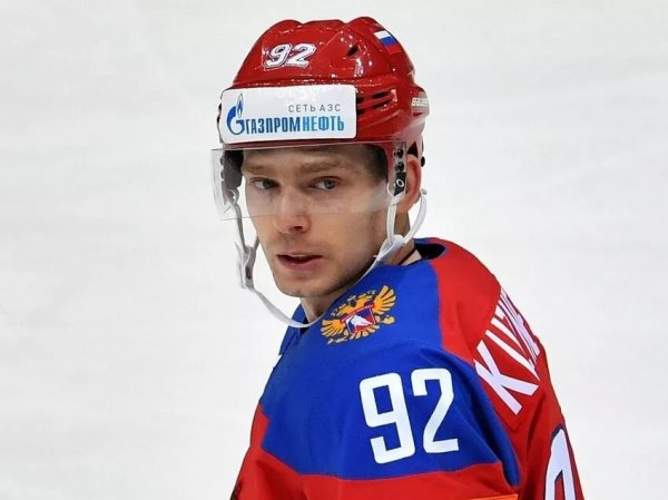Скандал: хоккеиста сборной РФ Кузнецова засняли с белым порошком, рассыпанном на столе (ВИДЕО)