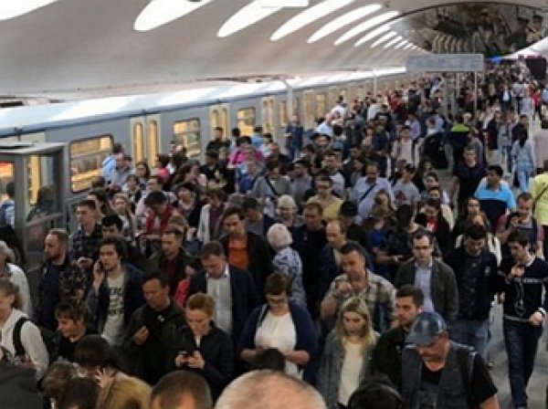 Авария в метро 23 мая: три поезда вновь застряли в тоннеле (ВИДЕО)