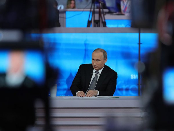 Путин ответил на вопросы россиян во время прямой линии