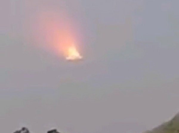Нибиру наводит ужас: громадный яркий шар и огненное крушение в небе вызвали панику в Сети (ВИДЕО)