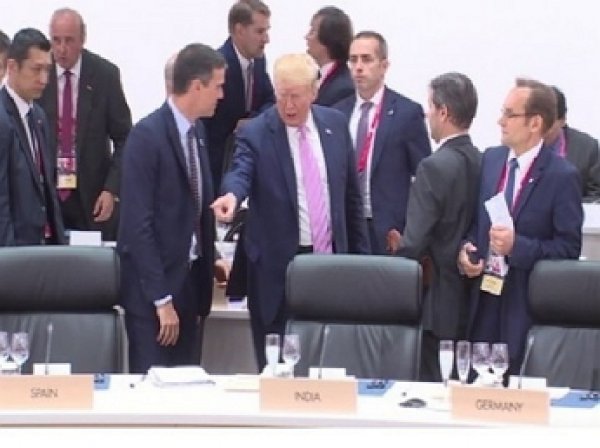 «Сядь, Педро»: Трамп на саммите G20 унизил премьера Испании (ВИДЕО)