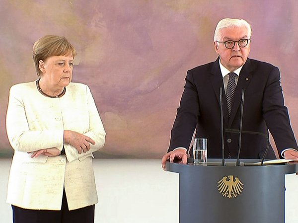 Меркель снова начало трясти на публике (ВИДЕО)