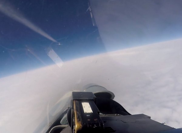 Перехват Су-27 двух самолётов-разведчиков ВВС США и Швеции попал на видео